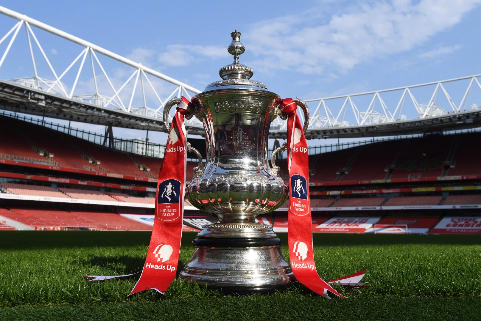 社区盾倒计时；AC米兰今晚临场应变；细节引发关注；更衣室稳定；训练强度明显提升的简单介绍